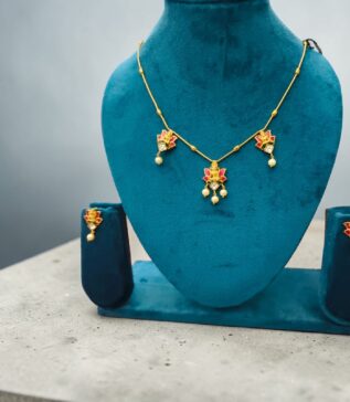 Temple invisible chain necklace