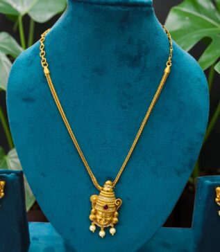 Balaji pendant necklace set