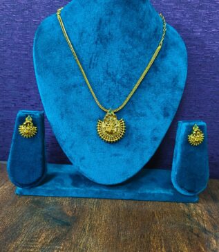 Mahalakshmi Pendant Chain Set