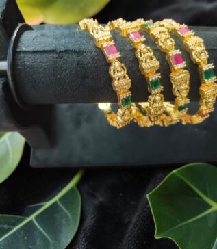 Mahalakshmi Kundan Temple Bangles