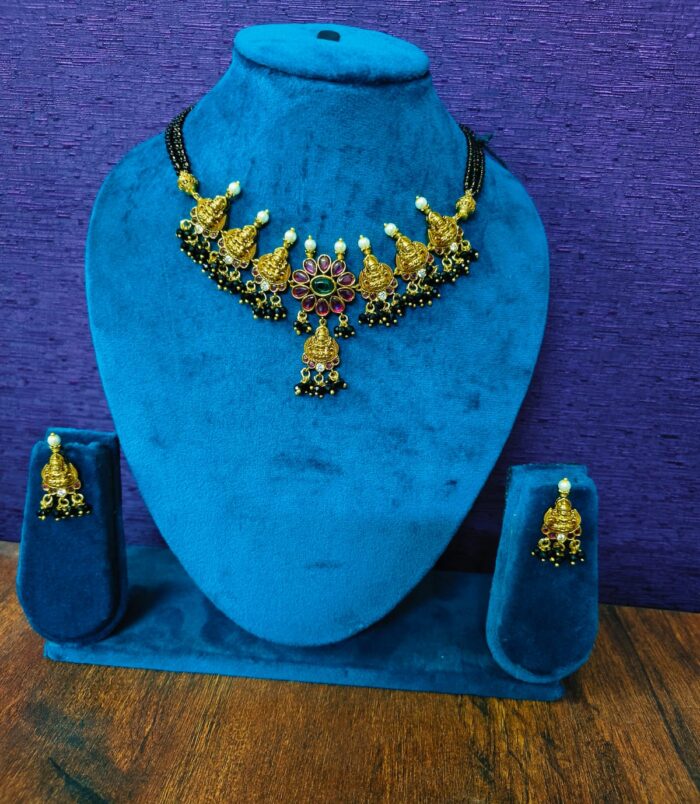 Mahalaxmi kasula nallapusalu